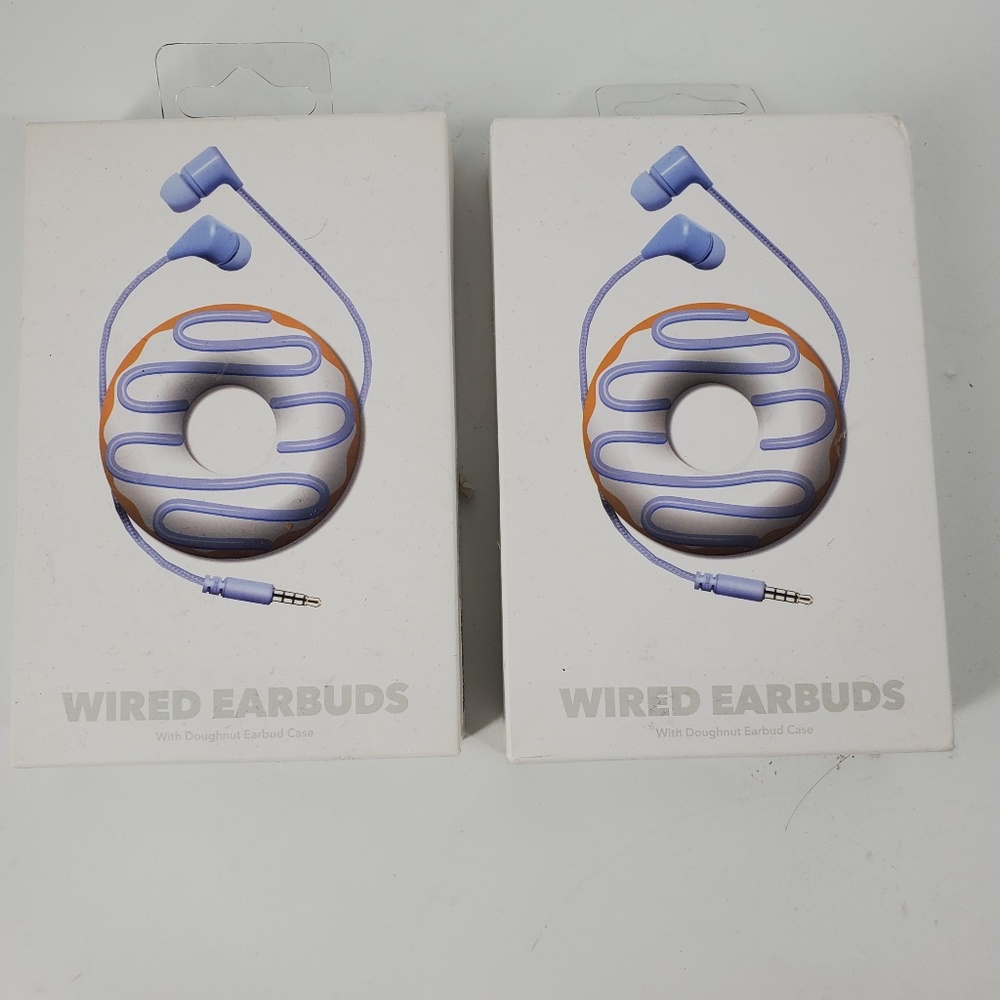 GEMS Wired Earbuds Set of 2 with built in Microphone and Donut Case NEW